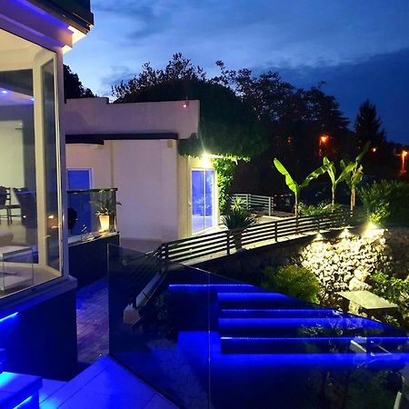 Penthouse Jacuzzi & Pool Apartmants Opatija Bagian luar foto