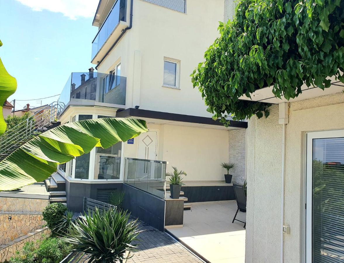 Penthouse Jacuzzi & Pool Apartmants Opatija Bagian luar foto
