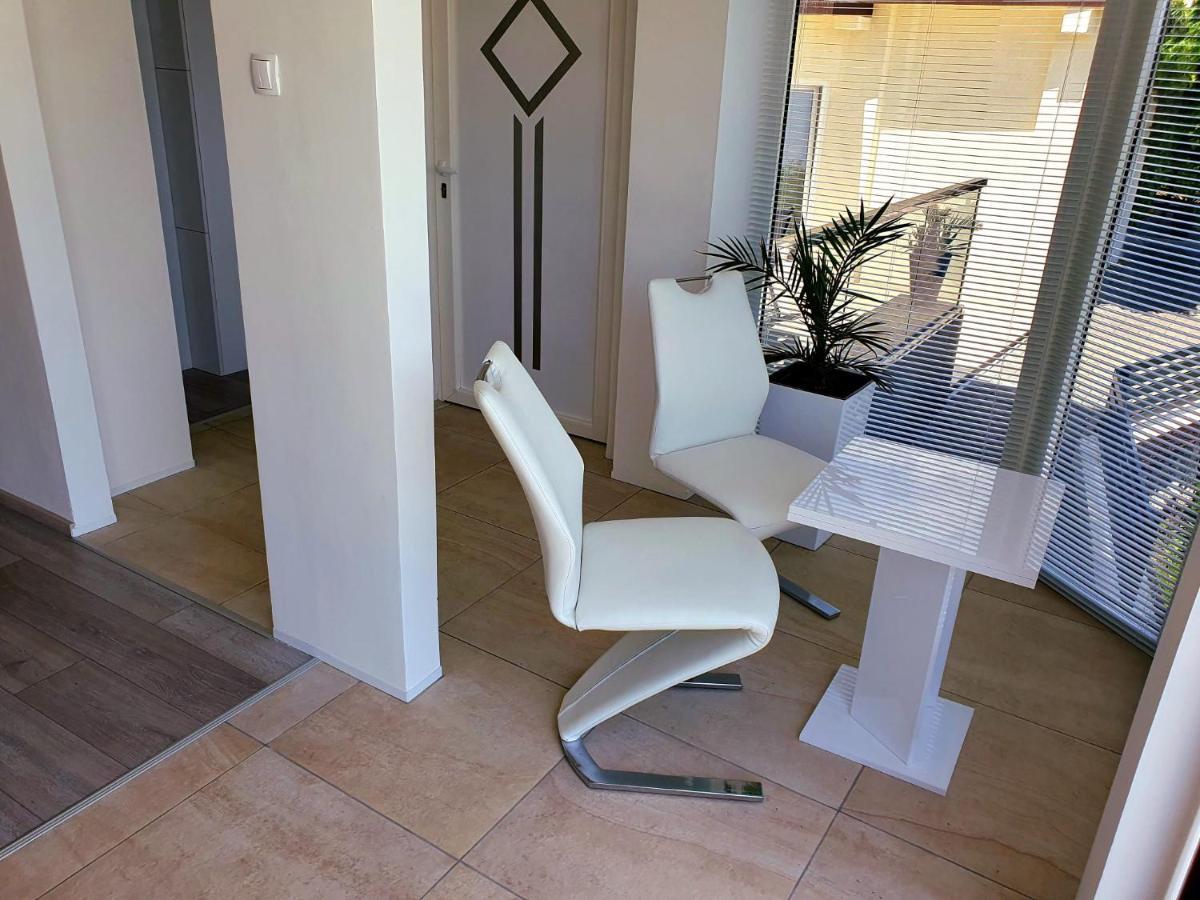 Penthouse Jacuzzi & Pool Apartmants Opatija Bagian luar foto