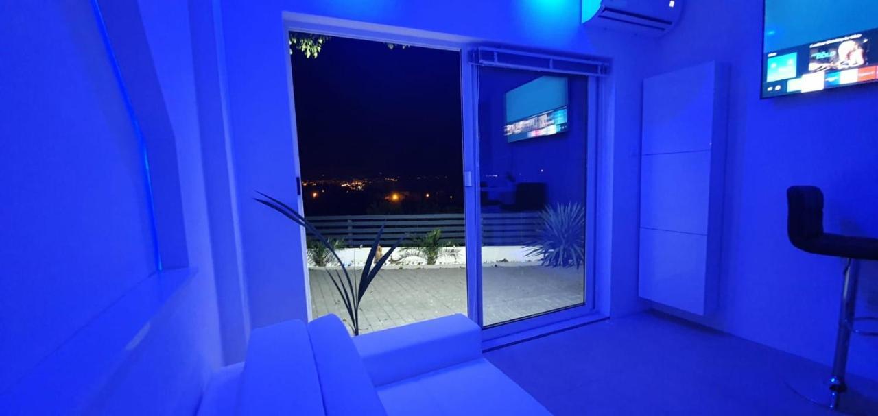 Penthouse Jacuzzi & Pool Apartmants Opatija Bagian luar foto