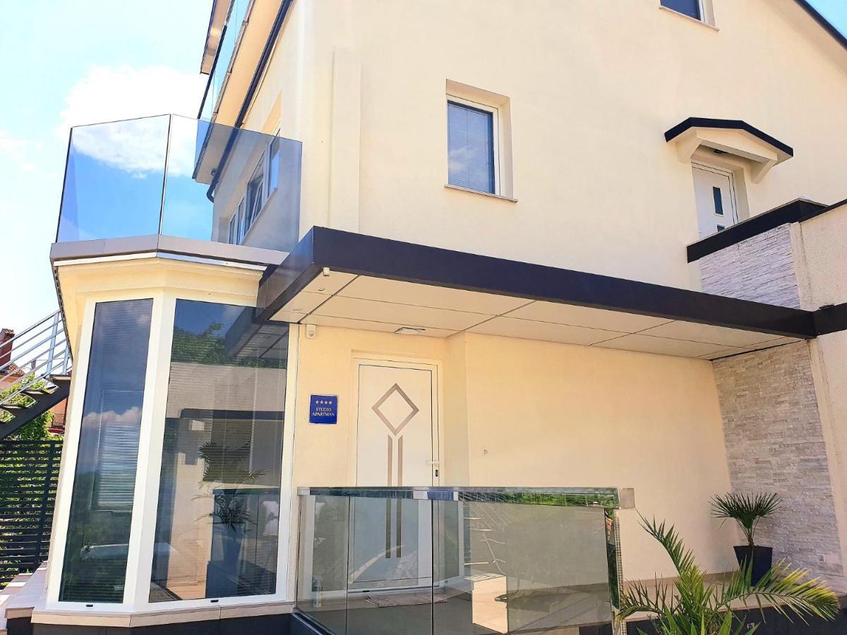 Penthouse Jacuzzi & Pool Apartmants Opatija Bagian luar foto