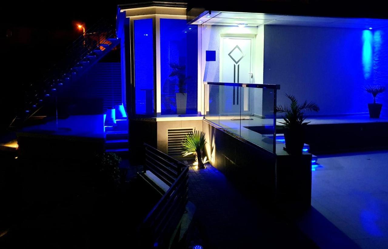 Penthouse Jacuzzi & Pool Apartmants Opatija Bagian luar foto