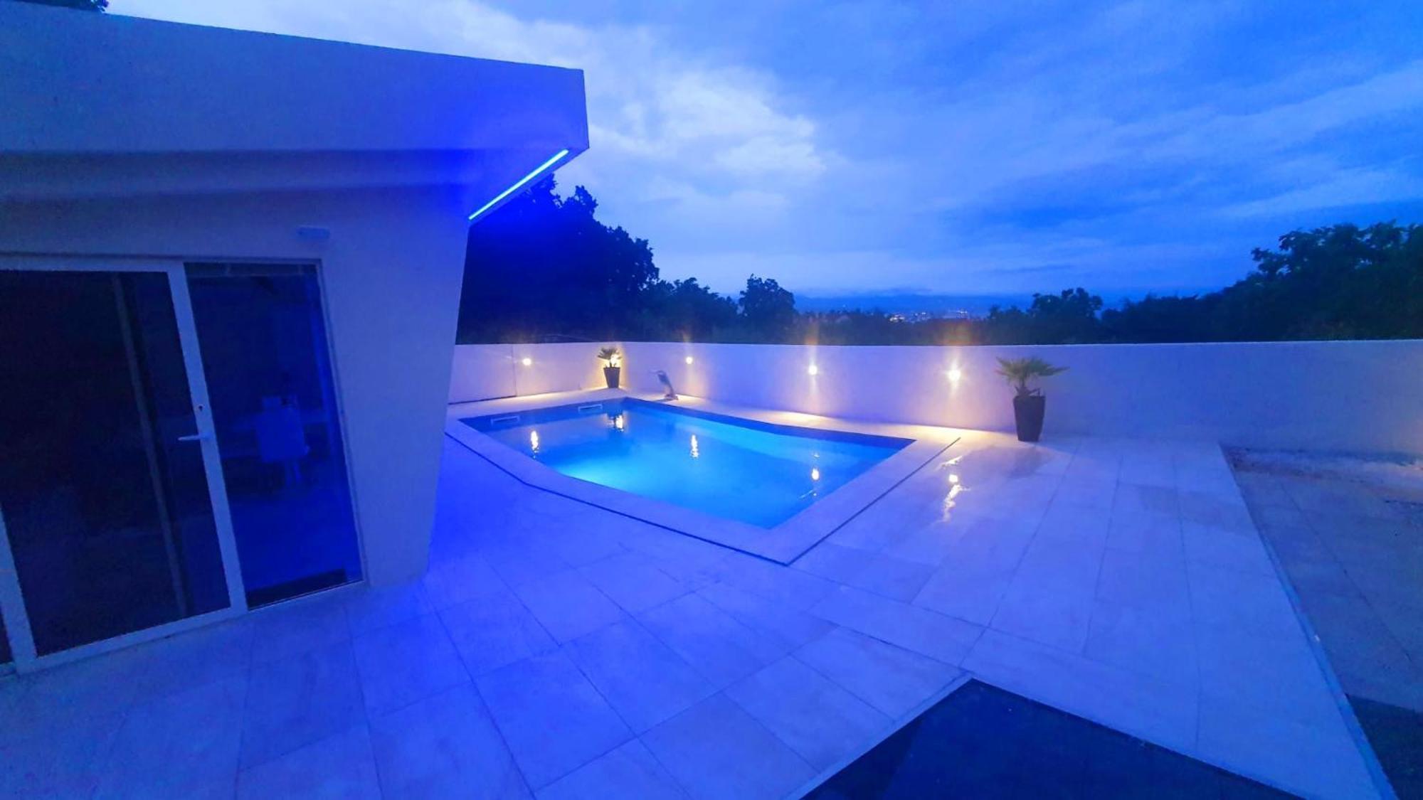 Penthouse Jacuzzi & Pool Apartmants Opatija Bagian luar foto
