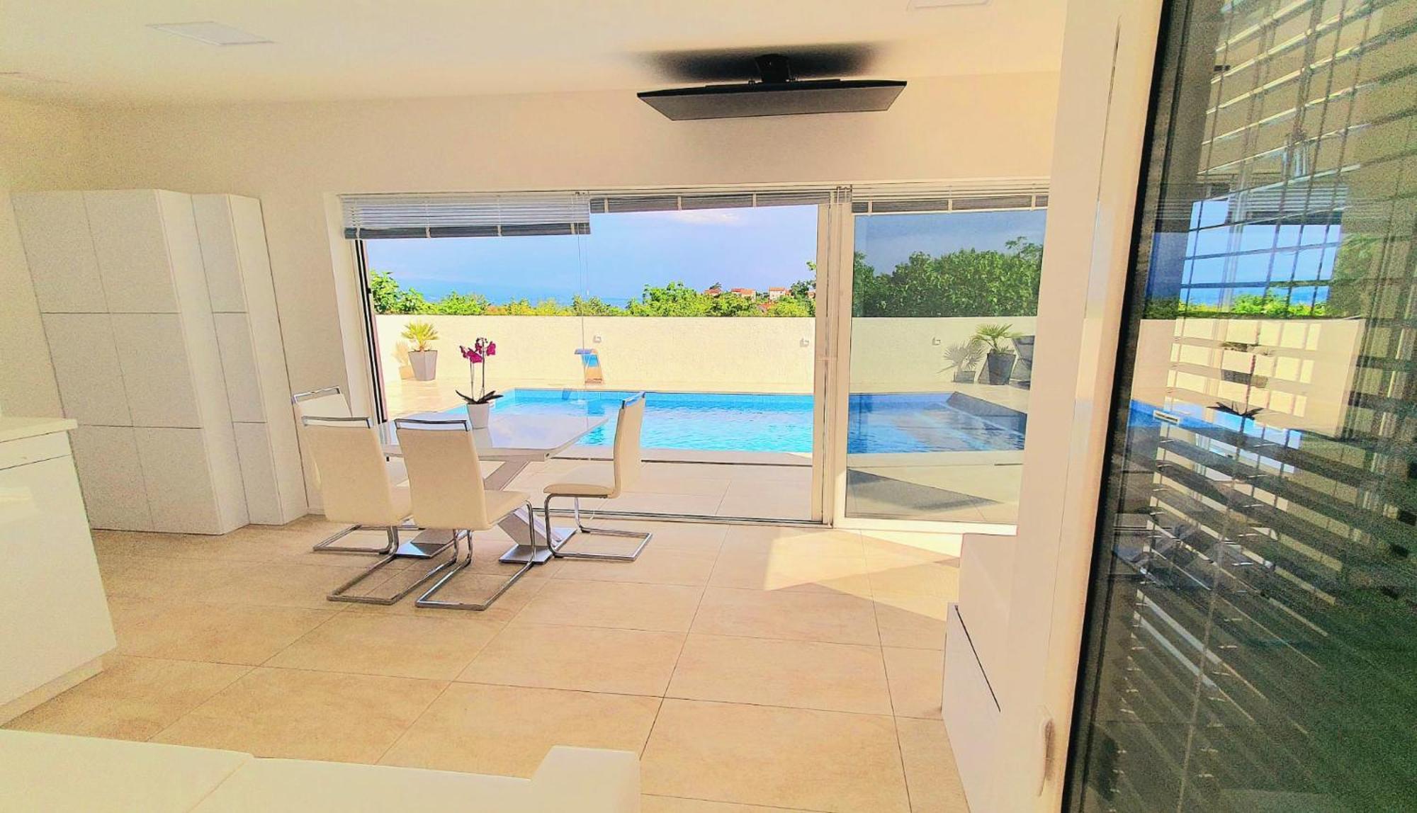 Penthouse Jacuzzi & Pool Apartmants Opatija Bagian luar foto