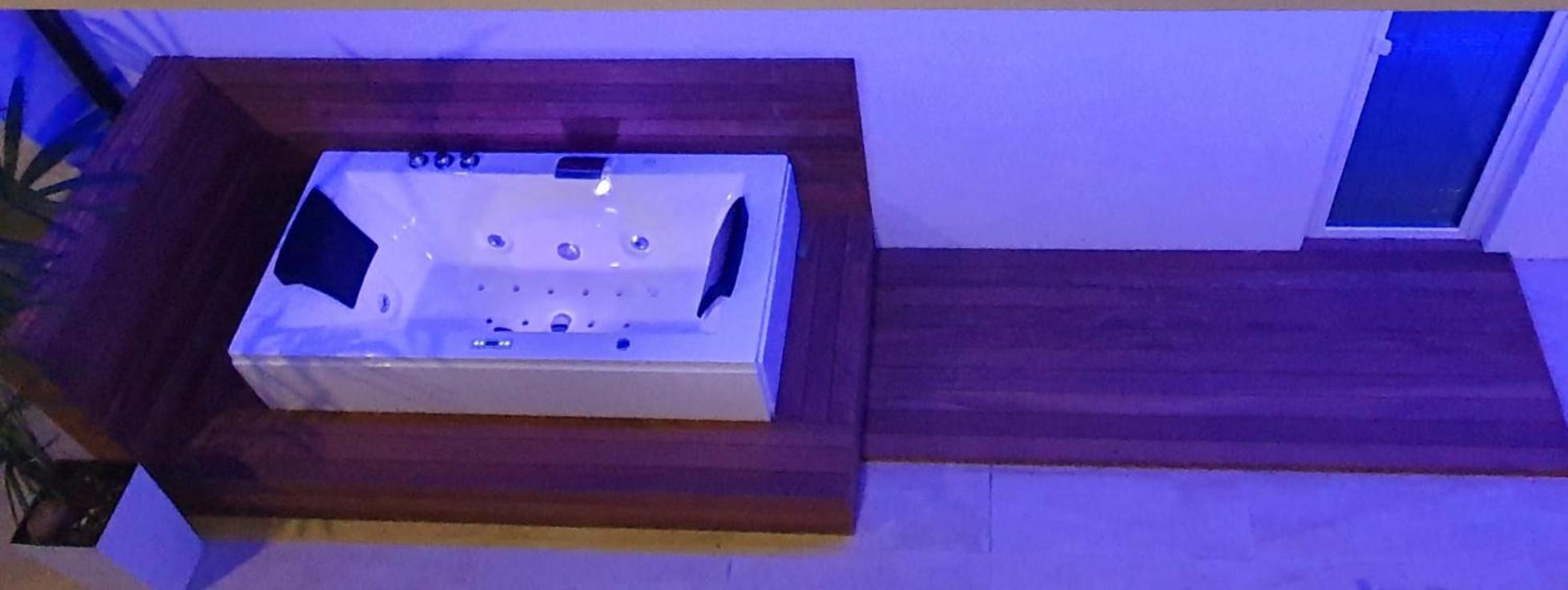 Penthouse Jacuzzi & Pool Apartmants Opatija Bagian luar foto