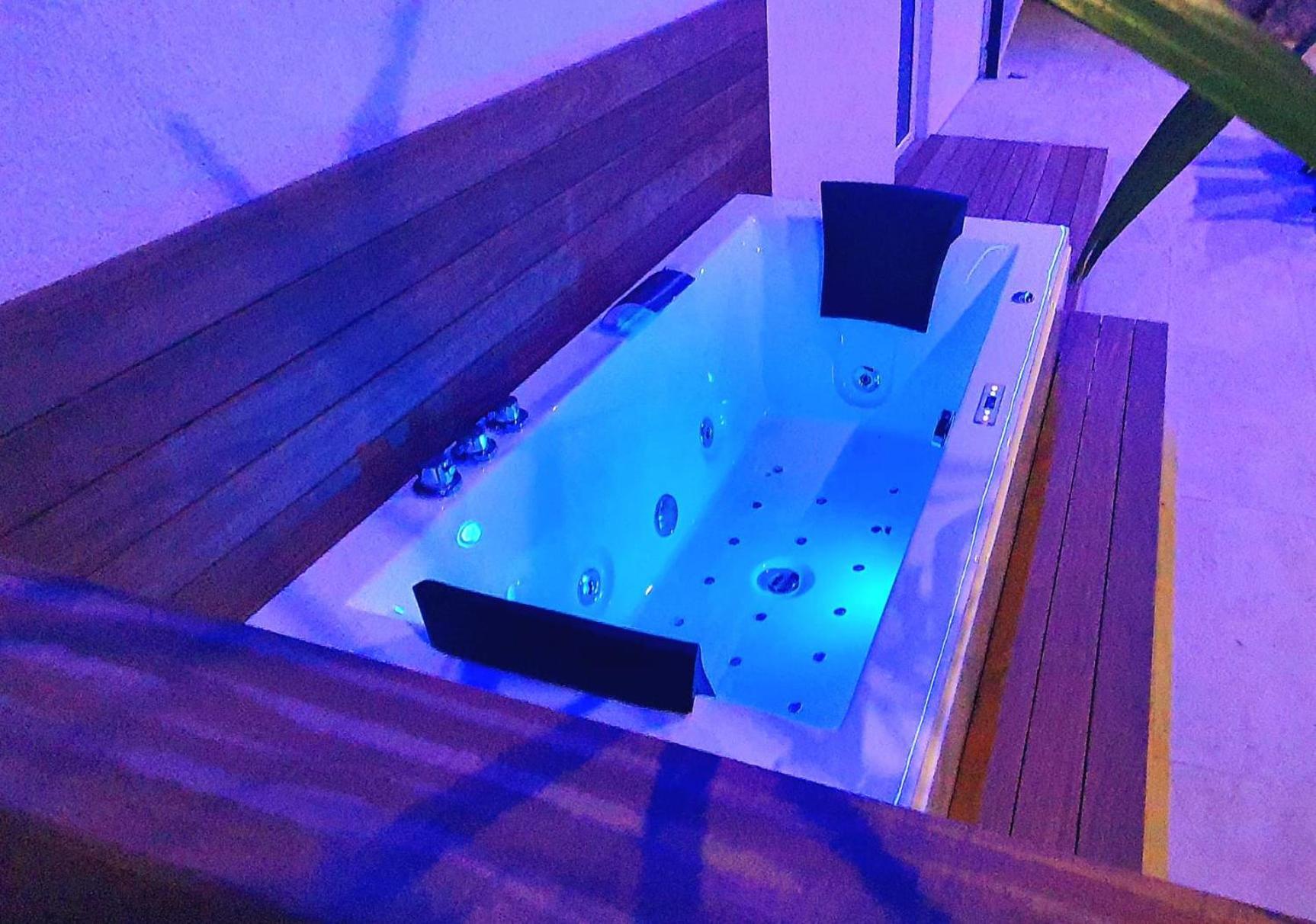 Penthouse Jacuzzi & Pool Apartmants Opatija Bagian luar foto